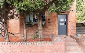 Richmond Private Rooms - 151 Hoddle Homestay